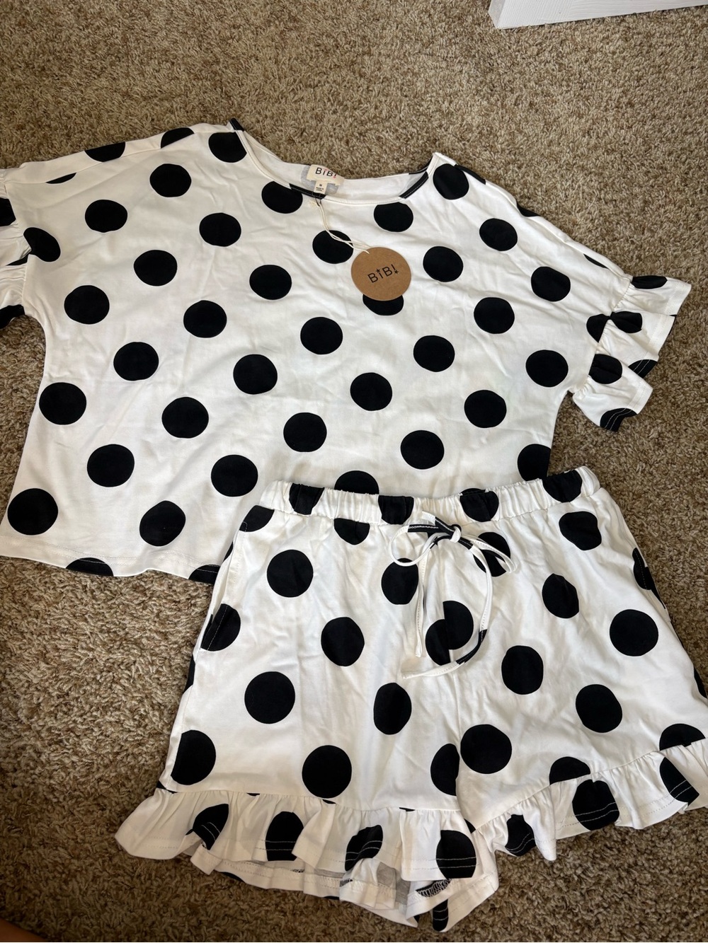 NWT BIBI women’s Medium White and Black Polka Dot Ruffle Two Piece Short Set